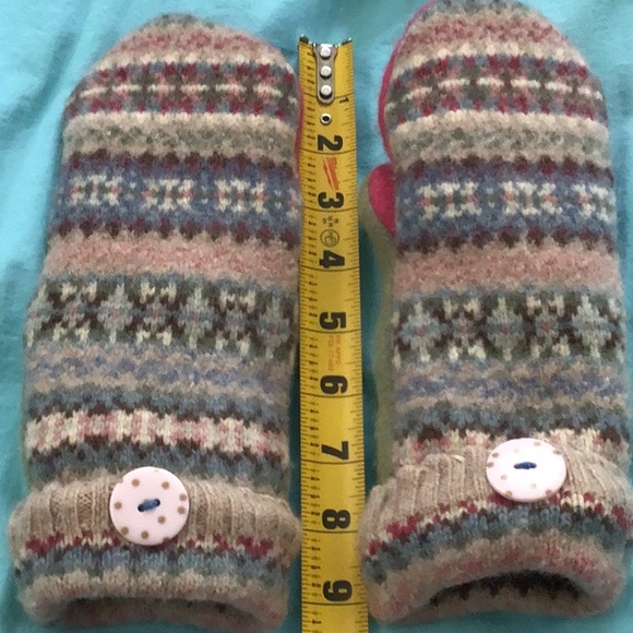 Sweater Mittens - Picture 4 of 4